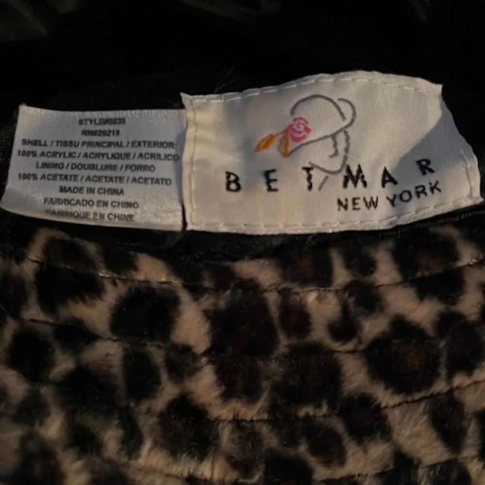 Betmar New York one size black & brown vintage animal print hat , lined